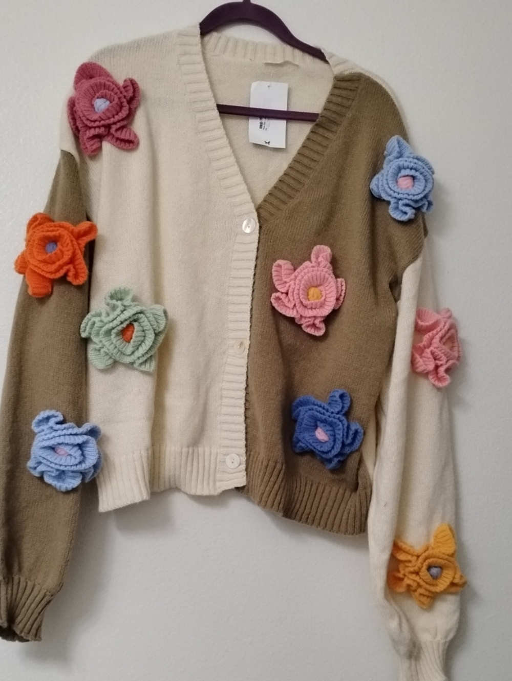 Floral Appliqué Two-Tone Cardigan Sweater - Cream & Brown